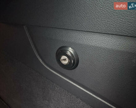 Белый Фольксваген Туарег, объемом двигателя 2.97 л и пробегом 209 тыс. км за 20500 $, фото 26 на Automoto.ua