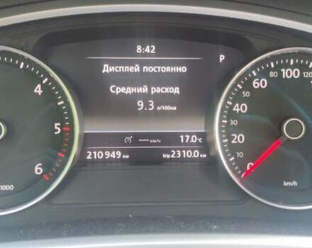 Белый Фольксваген Туарег, объемом двигателя 2.97 л и пробегом 211 тыс. км за 17000 $, фото 1 на Automoto.ua