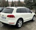 Белый Фольксваген Туарег, объемом двигателя 3 л и пробегом 228 тыс. км за 17500 $, фото 6 на Automoto.ua