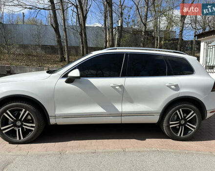 Белый Фольксваген Туарег, объемом двигателя 3 л и пробегом 148 тыс. км за 13000 $, фото 21 на Automoto.ua