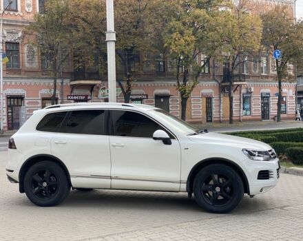 Білий Фольксваген Туарег, об'ємом двигуна 3 л та пробігом 235 тис. км за 14800 $, фото 5 на Automoto.ua