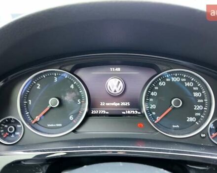 Белый Фольксваген Туарег, объемом двигателя 2.97 л и пробегом 238 тыс. км за 20990 $, фото 15 на Automoto.ua