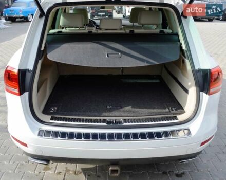 Белый Фольксваген Туарег, объемом двигателя 2.97 л и пробегом 272 тыс. км за 17500 $, фото 35 на Automoto.ua