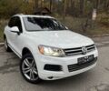 Белый Фольксваген Туарег, объемом двигателя 2.97 л и пробегом 237 тыс. км за 16300 $, фото 2 на Automoto.ua