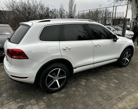 Белый Фольксваген Туарег, объемом двигателя 3 л и пробегом 258 тыс. км за 16999 $, фото 3 на Automoto.ua