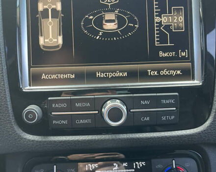 Белый Фольксваген Туарег, объемом двигателя 2.97 л и пробегом 257 тыс. км за 21000 $, фото 30 на Automoto.ua