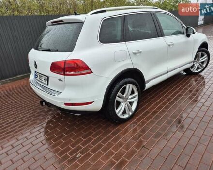 Белый Фольксваген Туарег, объемом двигателя 2.97 л и пробегом 182 тыс. км за 17700 $, фото 1 на Automoto.ua