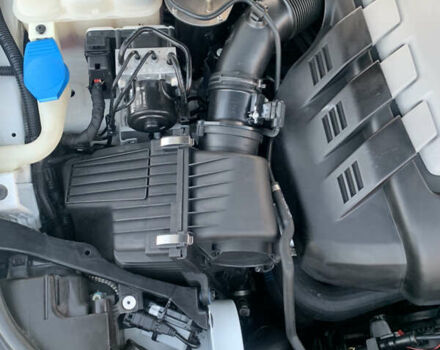 Белый Фольксваген Туарег, объемом двигателя 3 л и пробегом 330 тыс. км за 22000 $, фото 25 на Automoto.ua