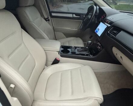 Белый Фольксваген Туарег, объемом двигателя 2.97 л и пробегом 237 тыс. км за 16300 $, фото 12 на Automoto.ua