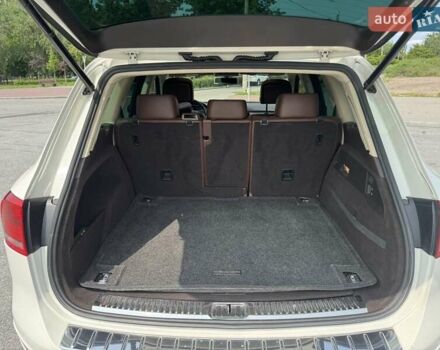 Белый Фольксваген Туарег, объемом двигателя 2.97 л и пробегом 177 тыс. км за 22333 $, фото 14 на Automoto.ua