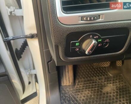 Белый Фольксваген Туарег, объемом двигателя 2.97 л и пробегом 244 тыс. км за 17000 $, фото 25 на Automoto.ua