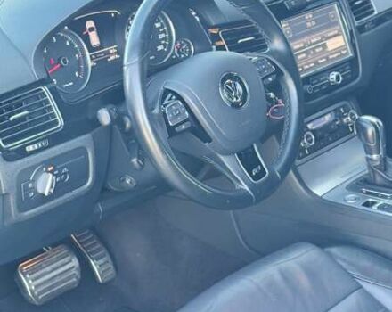 Белый Фольксваген Туарег, объемом двигателя 4.13 л и пробегом 128 тыс. км за 29000 $, фото 13 на Automoto.ua