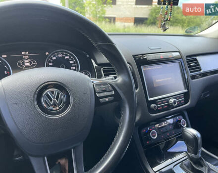 Белый Фольксваген Туарег, объемом двигателя 2.97 л и пробегом 257 тыс. км за 21000 $, фото 40 на Automoto.ua