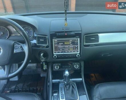 Белый Фольксваген Туарег, объемом двигателя 2.97 л и пробегом 195 тыс. км за 20500 $, фото 9 на Automoto.ua