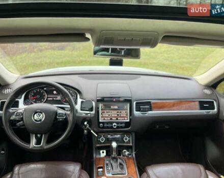 Білий Фольксваген Туарег, об'ємом двигуна 3.6 л та пробігом 272 тис. км за 17500 $, фото 13 на Automoto.ua