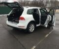 Белый Фольксваген Туарег, объемом двигателя 3 л и пробегом 330 тыс. км за 18000 $, фото 2 на Automoto.ua