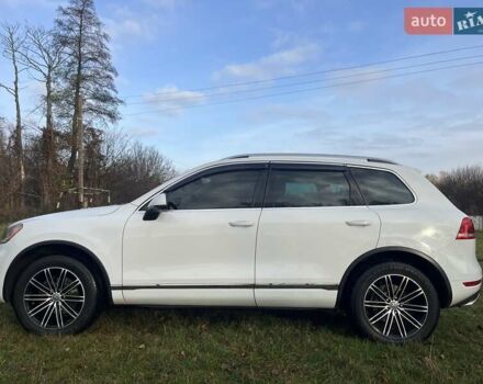 Білий Фольксваген Туарег, об'ємом двигуна 3.6 л та пробігом 272 тис. км за 17500 $, фото 2 на Automoto.ua