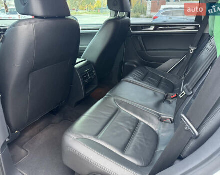 Белый Фольксваген Туарег, объемом двигателя 2.97 л и пробегом 209 тыс. км за 20500 $, фото 10 на Automoto.ua