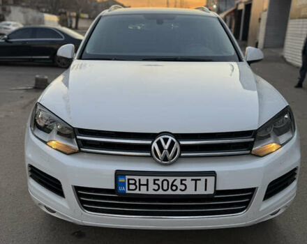 Білий Фольксваген Туарег, об'ємом двигуна 2.97 л та пробігом 231 тис. км за 17999 $, фото 3 на Automoto.ua