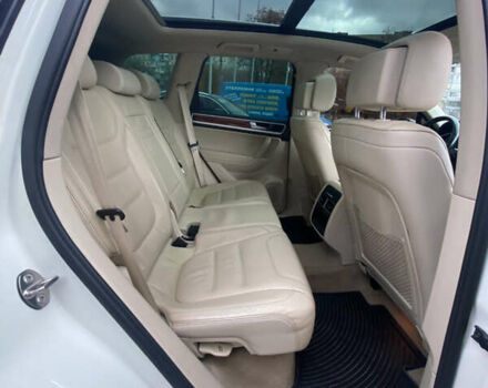 Белый Фольксваген Туарег, объемом двигателя 2.97 л и пробегом 225 тыс. км за 17900 $, фото 20 на Automoto.ua