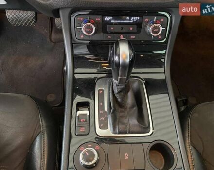 Белый Фольксваген Туарег, объемом двигателя 2.97 л и пробегом 209 тыс. км за 18000 $, фото 22 на Automoto.ua