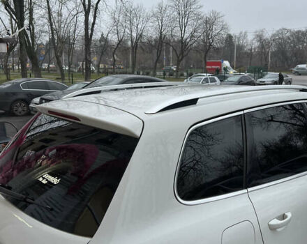 Белый Фольксваген Туарег, объемом двигателя 3 л и пробегом 215 тыс. км за 16700 $, фото 17 на Automoto.ua