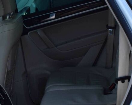 Белый Фольксваген Туарег, объемом двигателя 3 л и пробегом 227 тыс. км за 17850 $, фото 19 на Automoto.ua