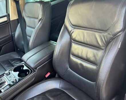 Білий Фольксваген Туарег, об'ємом двигуна 2.97 л та пробігом 337 тис. км за 18500 $, фото 18 на Automoto.ua