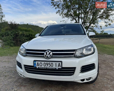 Белый Фольксваген Туарег, объемом двигателя 2.97 л и пробегом 257 тыс. км за 21000 $, фото 1 на Automoto.ua