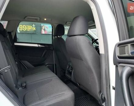 Белый Фольксваген Туарег, объемом двигателя 2.97 л и пробегом 238 тыс. км за 20990 $, фото 11 на Automoto.ua