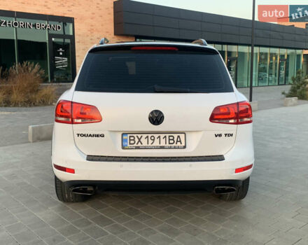 Белый Фольксваген Туарег, объемом двигателя 3 л и пробегом 330 тыс. км за 22000 $, фото 6 на Automoto.ua