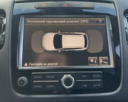 Белый Фольксваген Туарег, объемом двигателя 2.97 л и пробегом 257 тыс. км за 21000 $, фото 26 на Automoto.ua