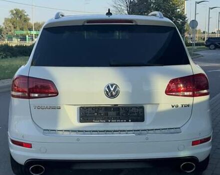 Белый Фольксваген Туарег, объемом двигателя 4.13 л и пробегом 128 тыс. км за 29000 $, фото 7 на Automoto.ua