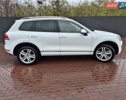 Белый Фольксваген Туарег, объемом двигателя 2.97 л и пробегом 182 тыс. км за 17700 $, фото 19 на Automoto.ua