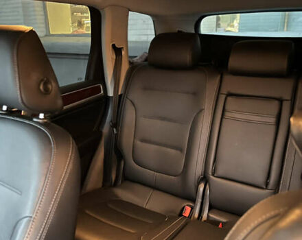 Белый Фольксваген Туарег, объемом двигателя 3 л и пробегом 215 тыс. км за 16700 $, фото 19 на Automoto.ua