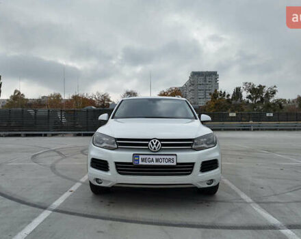 Белый Фольксваген Туарег, объемом двигателя 2.97 л и пробегом 238 тыс. км за 20990 $, фото 1 на Automoto.ua