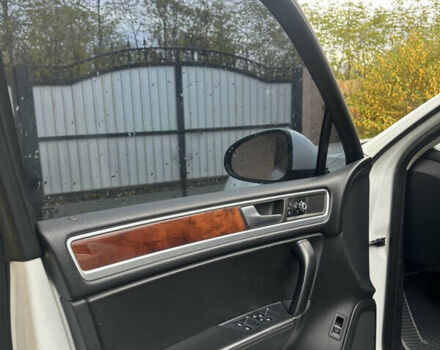 Белый Фольксваген Туарег, объемом двигателя 2.97 л и пробегом 247 тыс. км за 20999 $, фото 11 на Automoto.ua