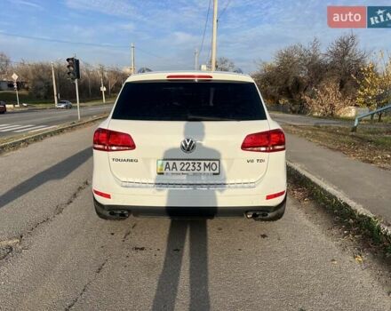 Белый Фольксваген Туарег, объемом двигателя 2.46 л и пробегом 169 тыс. км за 25555 $, фото 9 на Automoto.ua