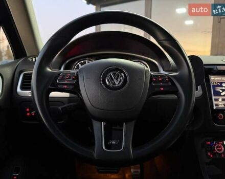 Белый Фольксваген Туарег, объемом двигателя 2.97 л и пробегом 270 тыс. км за 20990 $, фото 17 на Automoto.ua