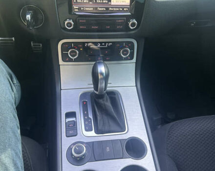 Белый Фольксваген Туарег, объемом двигателя 2.97 л и пробегом 245 тыс. км за 20000 $, фото 15 на Automoto.ua