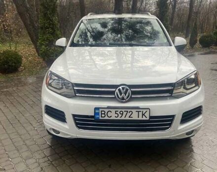 Белый Фольксваген Туарег, объемом двигателя 3 л и пробегом 176 тыс. км за 20000 $, фото 4 на Automoto.ua