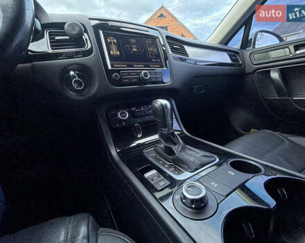 Белый Фольксваген Туарег, объемом двигателя 2.97 л и пробегом 257 тыс. км за 21000 $, фото 39 на Automoto.ua