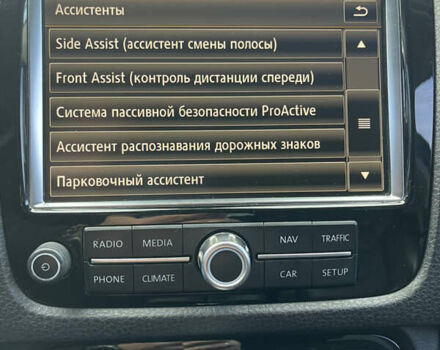 Белый Фольксваген Туарег, объемом двигателя 2.97 л и пробегом 257 тыс. км за 21000 $, фото 32 на Automoto.ua