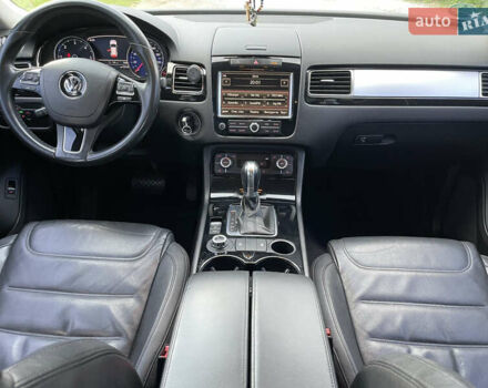 Белый Фольксваген Туарег, объемом двигателя 2.97 л и пробегом 257 тыс. км за 21000 $, фото 19 на Automoto.ua