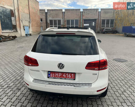 Белый Фольксваген Туарег, объемом двигателя 0 л и пробегом 150 тыс. км за 22500 $, фото 5 на Automoto.ua