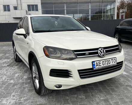 Белый Фольксваген Туарег, объемом двигателя 2.97 л и пробегом 225 тыс. км за 17900 $, фото 1 на Automoto.ua