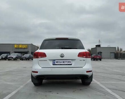 Белый Фольксваген Туарег, объемом двигателя 2.97 л и пробегом 238 тыс. км за 20990 $, фото 4 на Automoto.ua