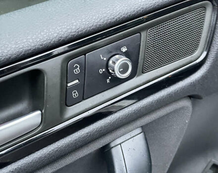 Білий Фольксваген Туарег, об'ємом двигуна 2.97 л та пробігом 130 тис. км за 21300 $, фото 52 на Automoto.ua