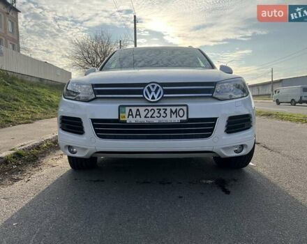Белый Фольксваген Туарег, объемом двигателя 2.46 л и пробегом 169 тыс. км за 25555 $, фото 3 на Automoto.ua