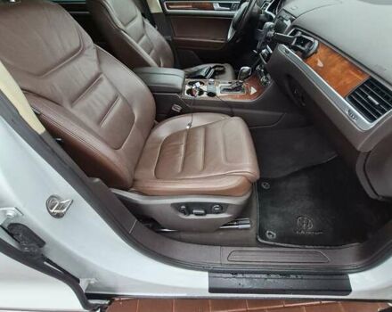 Белый Фольксваген Туарег, объемом двигателя 2.97 л и пробегом 182 тыс. км за 17700 $, фото 23 на Automoto.ua